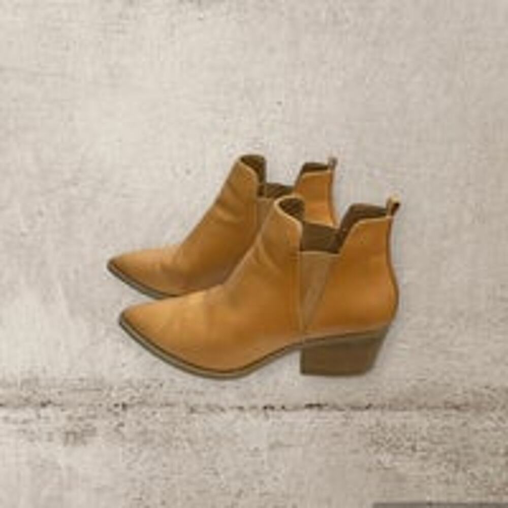 Universal Thread Camel  Slip On Boots Women's Size 9.5